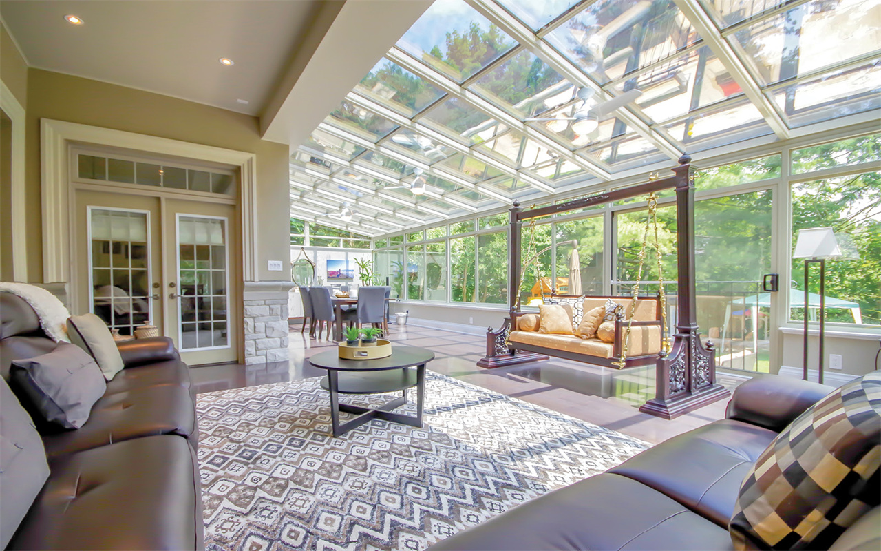 Modern new design villa backyard tempered glass soundproof aluminium glass house